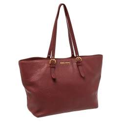 Pre Owned حقيبة يد ميو ميو شوبر جلد محبب أحمر