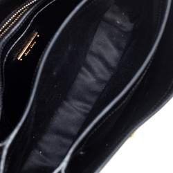 مملوكة مسبقًا حقيبة ميو ميو جلد مادراس بيج/أسود بقفل دفع وقلاب ويد علوية