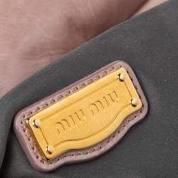 مملوكة مسبقًا حقيبة هوبو ميو ميو كوفير جلد ماتيلاس وردي