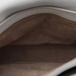 مملوكة مسبقًا حقيبة كتف ميو ميو مادراس جلد أبيض