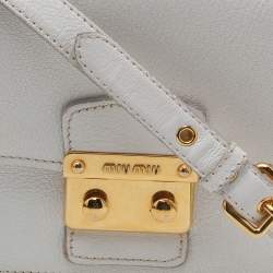 مملوكة مسبقًا حقيبة كتف ميو ميو مادراس جلد أبيض