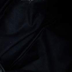 مملوكة مسبقًا حقيبة ساتشل ميو ميو كوفر تو واي جلد مبطن أسود