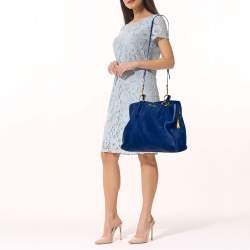 مملوكة مسبقًا حقيبة يد توتس ميو ميو جلد أزرق متوسطة