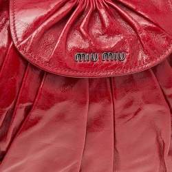 Pre Owned حقيبة هوبو ميو ميو جلد أحمر بطيات