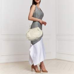 Pre Owned حقيبة ساتشل ميو ميو إطار معدن جلد بيج فاتح