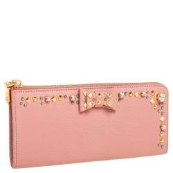 مملوكة مسبقًا محفظة  ميو ميو  سحاب محيط مزخرف كريستال جلد مرصع بفيونكة ورديه