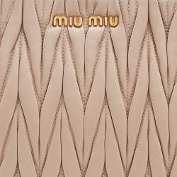 مملوكة مسبقًا Miu Miu Beige Matelassé Leather Pouch