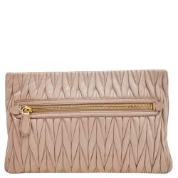 مملوكة مسبقًا Miu Miu Beige Matelassé Leather Pouch
