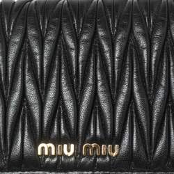 مملوكة مسبقًا Miu Miu Black Matelassé Leather Chain Clutch