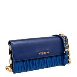 Pre Owned حقيبة كلتش ميو ميو جلد ماتيلاس أزرق ثنائية اللون