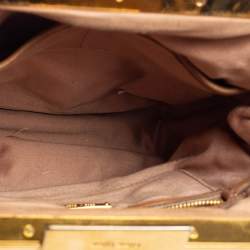 Pre Owned حقيبة كلتش ميو ميو ماتيلاس جلد بيج بمشبك 