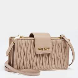 Pre Owned حقيبة كروس موبايل ميو ميو جلد جلد ماتيلاس بيج