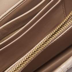 Pre Owned حقيبة كروس موبايل ميو ميو جلد جلد ماتيلاس بيج