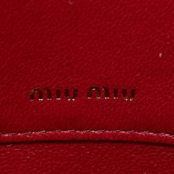 Pre Owned حقيبة كلتش ميو ميو جلد ماتيلاس أحمربقلاب بسلسلة
