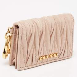 Pre Owned محفظة بطاقات ميو ميو جلد ماتيلاس وردي فاتح