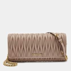 مملوكة مسبقًا Miu Miu Beige Matelassé Leather Flap Wallet on Chain
