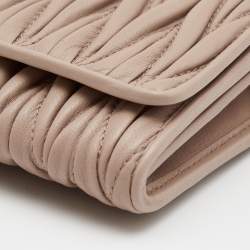 مملوكة مسبقًا Miu Miu Beige Matelassé Leather Flap Wallet on Chain