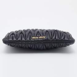 مملوكة مسبقًا Miu Miu Black Matelassé Leather Frame Clutch