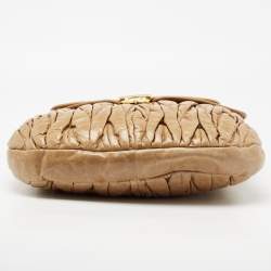 مملوكة مسبقًا Miu Miu Beige Matelassé Lux Leather Coffer Hobo