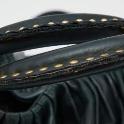 مملوكة مسبقًا حقيبة هوبو ميو ميو بيلسيه جلد طية أخضر داكن كبيرة