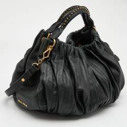 مملوكة مسبقًا حقيبة هوبو ميو ميو بيلسيه جلد طية أخضر داكن كبيرة