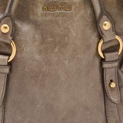 مملوكة مسبقًا Miu Miu Taupe Vitello Lux Leather Bow Satchel