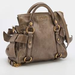 مملوكة مسبقًا Miu Miu Taupe Vitello Lux Leather Bow Satchel