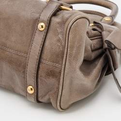 مملوكة مسبقًا Miu Miu Taupe Vitello Lux Leather Bow Satchel