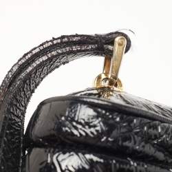 مملوكة مسبقًا Miu Miu Black Matelassé Patent Leather Zip Wristlet Pouch