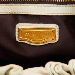 مملوكة مسبقًا حقيبة ميو ميو جلد فيتيلو أولد روز