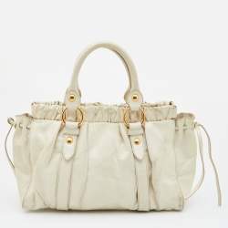 مملوكة مسبقًا حقيبة ميو ميو جلد فيتيلو أولد روز