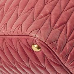 Pre Owned Miu Miu Light Red Matelassé Shine Leather Tote