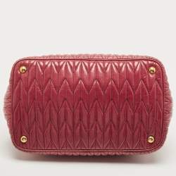 Pre Owned Miu Miu Light Red Matelassé Shine Leather Tote