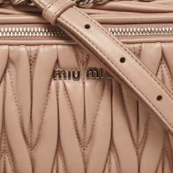 Pre Owned حقيبة كروس ميو ميو جلد ماتيلاس أسود بسحّاب مزدوج