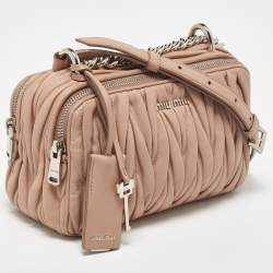 Pre Owned حقيبة كروس ميو ميو جلد ماتيلاس أسود بسحّاب مزدوج