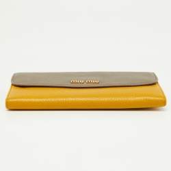 مملوكة مسبقًا Miu Miu Grey/Yellow Madras Leather Flap Continental Wallet