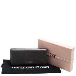 Pre Owned محفظة ميو ميو طويلة جلد رصاصية داكنة