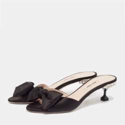 مملوكة مسبقًا Miu Miu Black Satin Bow Crystal Embellished Slide Sandals Size 39