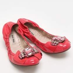 Miu Miu Pink Patent Leather Crystal Embellished Scrunch Ballet Flats Size 35.5