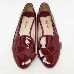 Pre Owned Miu Miu Burgundy Patent Leather Crystal Embellished Heel Bow Slip On Loafers Size 40