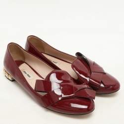 Pre Owned Miu Miu Burgundy Patent Leather Crystal Embellished Heel Bow Slip On Loafers Size 40
