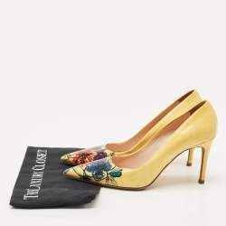 Pre Owned حذاء كعب عالي ميو ميو جلد لامع أصفر بطبعة زهور مقاس 37