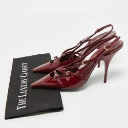 مملوكة مسبقًا حذاء كعب عالي ميو ميو سير جلد لامع أحمر نبيذي مقدمة مدببة بمشبك حزام خلفي مقاس 37.5