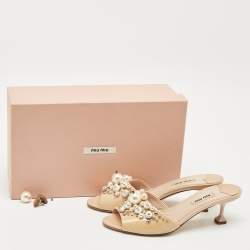 Pre Owned Miu Miu Beige Patent Leather Faux Pearl Embellished Slide Sandals Size 37