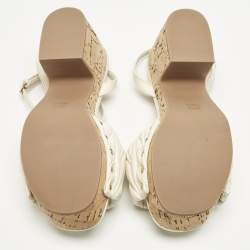 Pre Owned صندل بلاتفورم بحزام للكاحل جلد مبطن أبيض ميو ميو مقاس 38