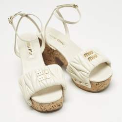 Pre Owned صندل بلاتفورم بحزام للكاحل جلد مبطن أبيض ميو ميو مقاس 38