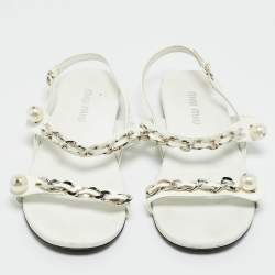 Pre Owned Miu Miu Cream Patent Leather Chain and Pearl Embellished Flat Sandals Size 40