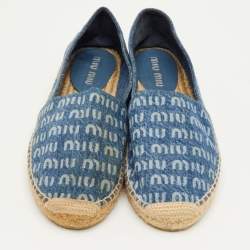 مملوكة مسبقًا حذاء فلات إسِبَادْرِيل جينز مطبوع بلوغو أزرق مقاس 41 ميوميو