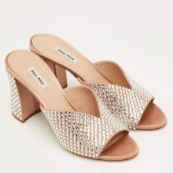 مملوكة مسبقًا حذاء مولز ميو ميو ساتان رمادي مزخرف كريستال كعب مقاس 40.5