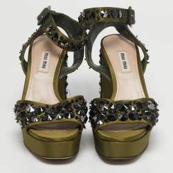 Pre Owned صندل ميو ميو نعل سميك مزخرف كريستال ساتان وقطيفة أسود / أخضر مقاس 38.5